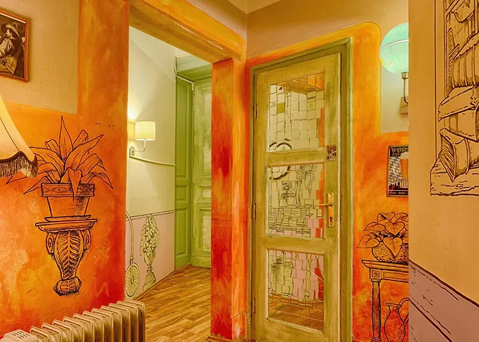Lavender Circus Hostel, Doubles&Ensuites Budapest